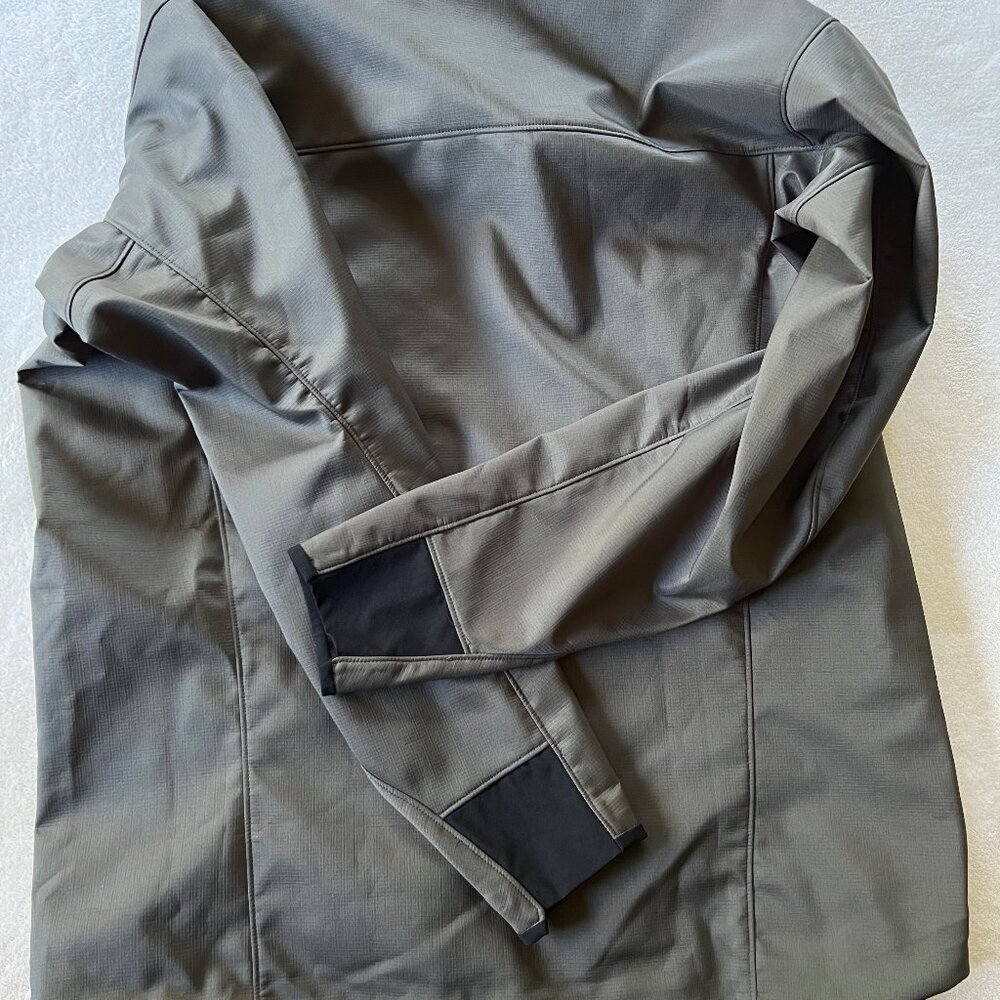 Arc'teryx Shell Jacket In Gray Size Large - Men's - image 8